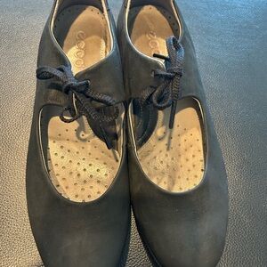 Ecco Black Lace-Up leather low heel shoes!